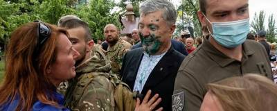 Петр Порошенко - Обливший Порошенко зеленкой мужчина попал в реанимацию с алкогольной интоксикацией - runews24.ru - Украина