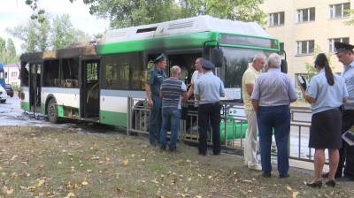 Следком заинтересовался пожаром в автобусе №90 в Воронеже - vestivrn.ru - Воронеж