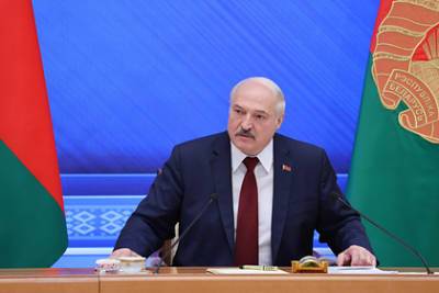 Александр Лукашенко - Сергей Ковальчук - Лукашенко нашел работу для жен футболистов и хоккеистов - lenta.ru - Белоруссия