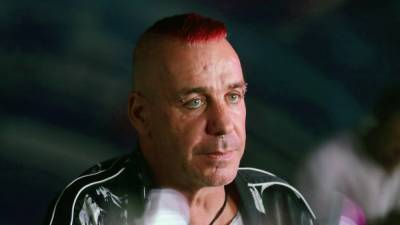 Полицейские в России пришли к фронтмену Rammstein Тилю Линдеманну - svoboda.org - Россия - Санкт-Петербург - Германия - Тверская обл.