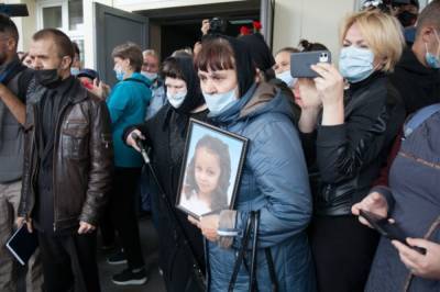 Виталий Бережной - Бабушка погибшей в Тюмени девочки высказалась о наказании для убийцы внучки - aif.ru - Тюмень