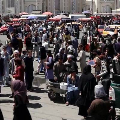 Сотни афганцев вышли на акцию протеста в Кабуле с требованием выплаты зарплат - radiomayak.ru - Афганистан - Кабул