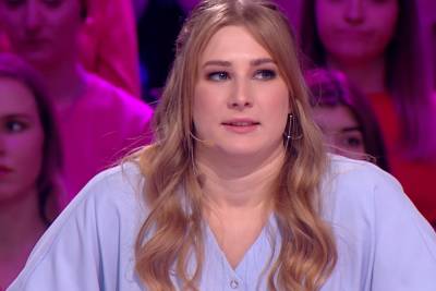 Екатерина Никитина - Размерчик просто королевский: звезда "Женского Квартала" Катя Никитина сверкнула "мячиками" в тесном топе - ukrainianwall.com - Украина