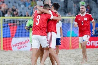 Россия дожала Швейцарию и пробилась в финал ЧМ по пляжному футболу - sport.ru - Россия - Швейцария - Япония - Сенегал - Другие