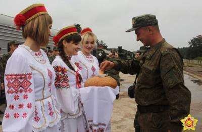 Сергей Шойгу - Виктор Хренин - Для формирования совместного учебно-боевого центра в Гродно прибыли подразделения зенитных ракетных войск РФ - naviny.by - Москва - Россия - Белоруссия