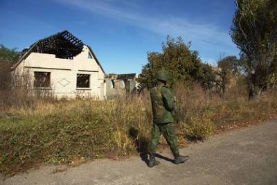 В ЛНР сообщили о гибели военного после обстрела украинских силовиков - lenta.ru - Украина - ЛНР - населенный пункт Золотое-5