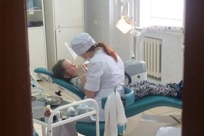 Радий Хабиров - В школьных стоматологических кабинетах Башкирии будут лечить и учителей - ufa.mk.ru - Башкирия - Уфа