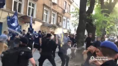 Сергей Лещенко - Драка во время ЛГБТ-марша в Одессе: пострадали около 30 полицейских (видео) - sharij.net - Одесса - Одесская обл.