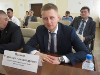Кандидат в депутаты от КПРФ из Азова чуть не закопал археологов, борясь с установкой вышки 5G - bloknot.ru - Россия - Ростовская обл.