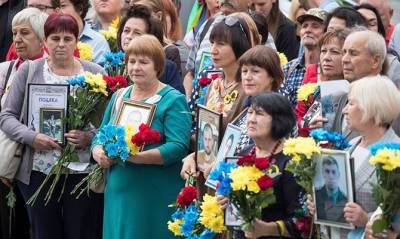 Виталий Кличко - В Киеве открыли Мемориал памяти погибшим на Донбассе киевлянам - capital.ua - Украина - Киев - Донбасс
