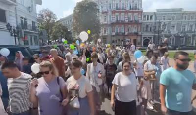 В Одессе тысячи верующих Украинской православной церкви прошли в марше за традиционные семейные ценности - politeka.net - Украина - Одесса