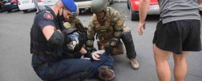 В Одессе около 30 правоохранителей пострадали в драке после ЛГБТ-марша - runews24.ru - Украина - Одесса