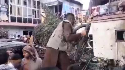 Появились кадры подорванного в Кабуле автомобиля со взрывчаткой (видео) - sharij.net - США - Англия - Афганистан - Кабул
