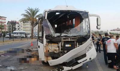 В Анталье перевернулся автобус с российскими туристами. Три человека погибли - og.ru - Россия - Turkey - провинция Анталья