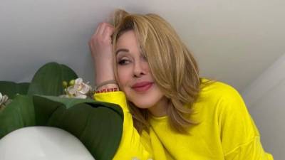 Анита Цой - Любовь Успенская - Сменившую имидж Любовь Успенскую не смогли отличить от Аниты Цой - 5-tv.ru