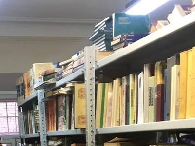Сто книг в подарок. «Искра» и Татьяна Высоцкая предлагают кунгурякам собрать библиотеку для детей, болеющих туберкулёзом - iskra-kungur.ru - Пермь
