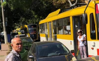 Туристы парализовали движение общественного транспорта в Одессе: кадры безобразия - politeka.net - Украина - Киев - Одесса