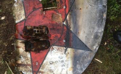 Советский истребитель И-153 обнаружен на дне безымянного озера в районе реки Западная Лица - topwar.ru