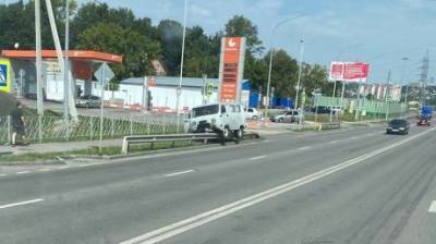 В Пензе УАЗ наехал на отбойник в районе Бригадирского моста - penzainform.ru - Пенза