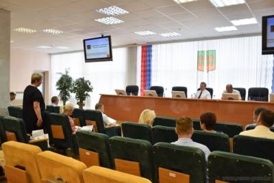 Олег Мельниченко - В Пензе почти 900 школьникам окажут помощь при подготовке к 1 сентября - mk.ru - Пенза