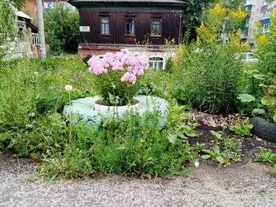 Старые автомобильные покрышки в Кунгуре есть в каждом дворе. Но скоро они станут редкостью - iskra-kungur.ru - Пермь