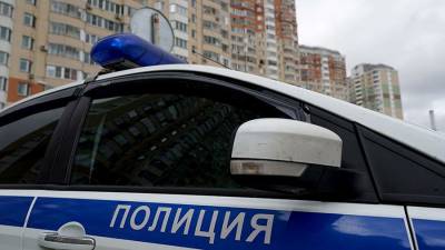 Двухлетнюю девочку нашли брошенной на улице в Подмосковье - iz.ru - Россия - Израиль - Московская обл.