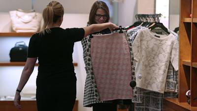 Россияне стали тратить вдвое больше денег на одежду на фоне пандемии - nakanune.ru - Россияне