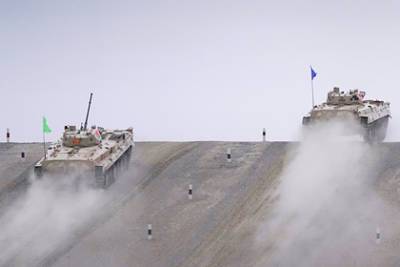 Российские военнослужащие начали осваивать китайскую военную технику - lenta.ru - Россия - Китай