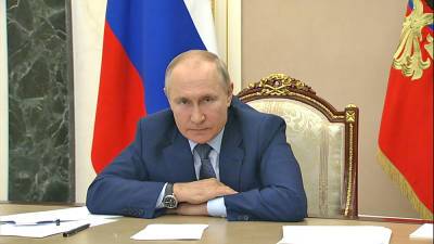 Владимир Путин - Рашид Темрезов - Путин указал главе КЧР на проблемы с безработицей в регионе - tvc.ru - Россия
