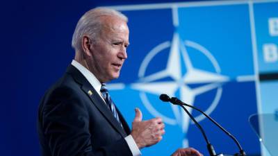 Дональд Трамп - Джо Байден - Байден похвалил охранников Капитолия, покончивших с собой - vesti.ru - США - Twitter