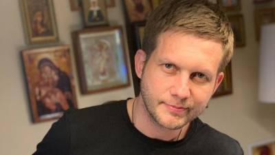 Борис Корчевников - Архивные кадры с юным Борисом Кочевниковым растрогали россиянок: «Какой милый!» - 5-tv.ru