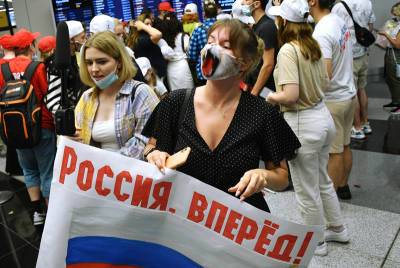 Виталина Бацарашкина - Никита Нагорный - Муса Евлоев - Болельщики встретили в России олимпийских чемпионов - tvc.ru - Россия - Токио - Армения - Омск