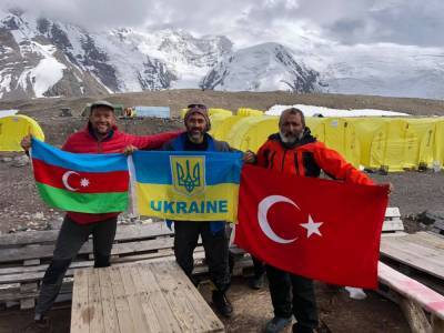 Азербайджанский велопутешественник на пути к Пику Ленина поднялся на высоту в 4000 метров (ФОТО) - trend.az - Украина - Турция - Киргизия - Таджикистан