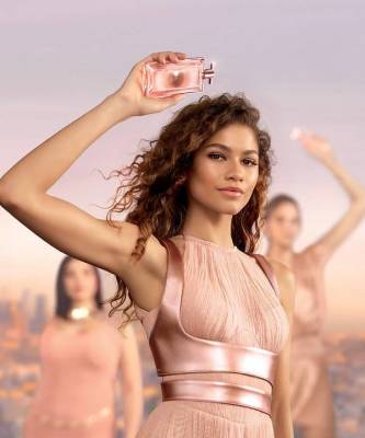 Розовый аромат на лето, который носит Зендая: +1 парфюм Lancôme - skuke.net