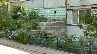 У многоэтажки на ул. Кижеватова разрушилась подпорная стенка - penzainform.ru