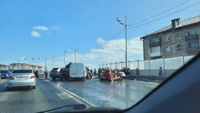 Александр Непомнящий - В Тюмени в ДТП пострадали 5 автомобилей, травмировано 6 человек - newdaynews.ru - Тюмень