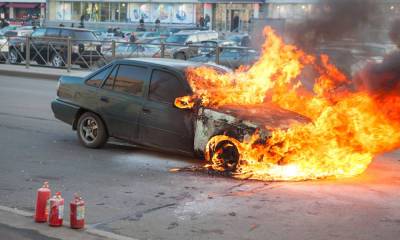 В Петрозаводске ночью подожгли автомобиль - gubdaily.ru - Петрозаводск - республика Карелия