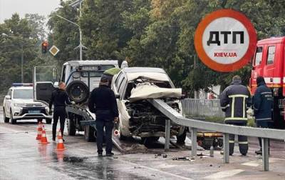 В Житомирской области отбойник проткнул авто, есть жертвы - korrespondent.net - Украина - Киев - Житомирская обл.