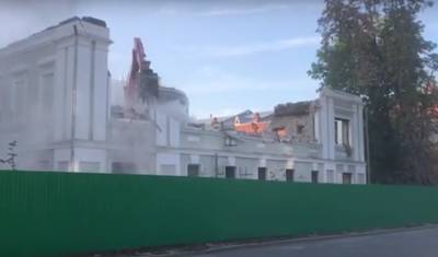 Начался демонтаж исторического корпуса Тюменского госуниверситета - nashgorod.ru