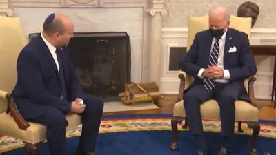 Дональд Трамп - Нафтали Беннетый - Джо Байден - Байден уснул на пресс-конференции с премьер-министром Израиля - pintnews.ru - США - Израиль