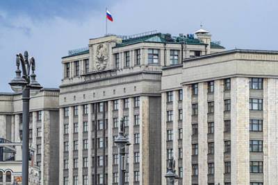Дмитрий Новиков - Григорий Лукьянцев - В Госдуме объяснили охоту на россиян в США - lenta.ru - Россия - США