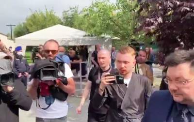Владимир Зеленский - Джо Байден - Журналисты попавших под санкции СМИ вышли на протест к посольству США - korrespondent.net - США - Украина - Киев - Вашингтон