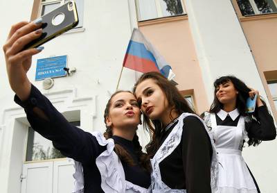 Владимир Путин - Сергей Кравцов - В школах России введут церемонию поднятия государственного флага - tvc.ru - Россия