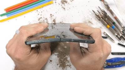 Samsung Galaxy Z Fold 3 выжил в тестах на прочность «разрушителя гаджетов» Зака Нельсона - itc.ua - Украина