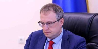 Арсен Аваков - Антон Геращенко - Денис Монастырский - Уволенный заместитель Авакова вновь трудоустроился в МВД - lenta.ua - Украина