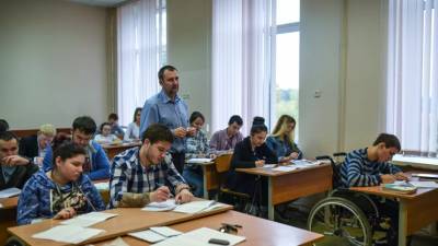 Россияне рассказали об отношении к инклюзивному образованию - russian.rt.com