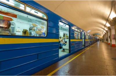 В метро Киева масштабный сбой, не все смогли воспользоваться поездами - lenta.ua - Украина - Киев