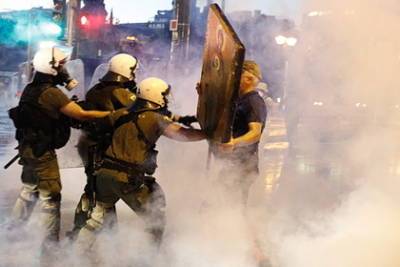 В Греции из-за принудительной вакцинации на протесты вышло около 7 тысяч человек - lenta.ru - Греция