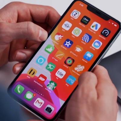 Верховный суд России отклонил иск с требованием запретить продажу iPhone - radiomayak.ru - Россия