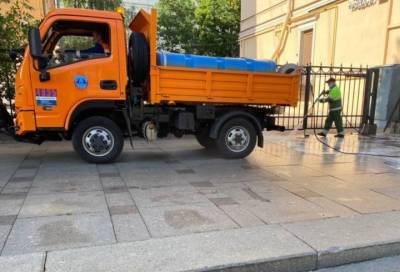 К 1 сентября улицы в Петербурге помыли с шампунем - online47.ru - Санкт-Петербург